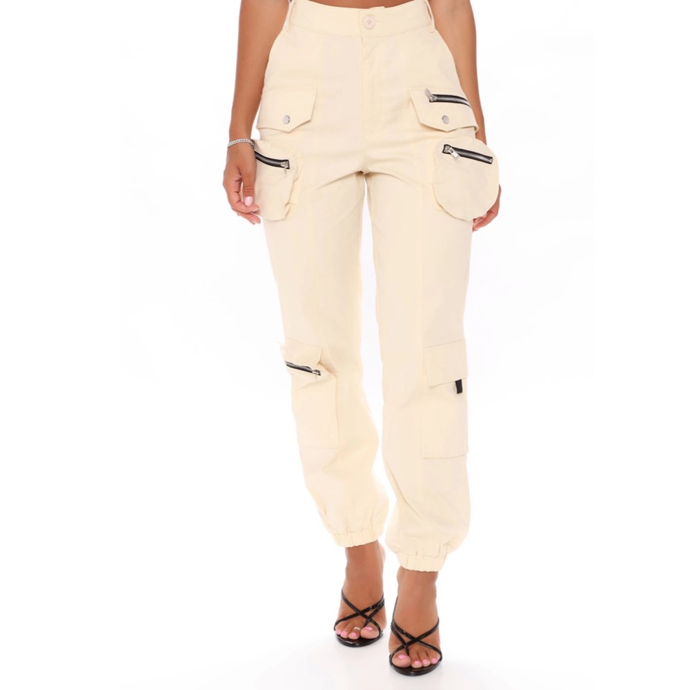 Pocket Full Of Lies Jogger Pant - Beige